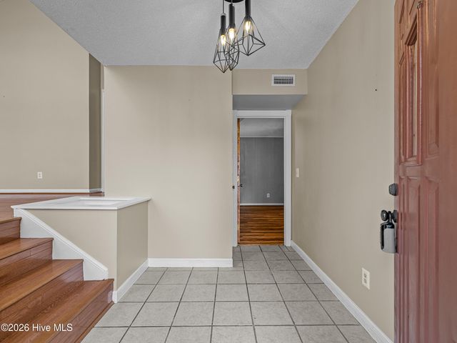 2200 Colony Plaza, Jacksonville, NC 28546