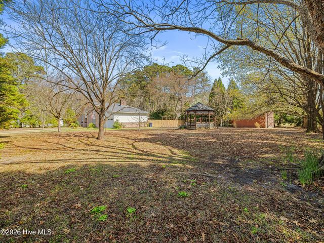 2200 Colony Plaza, Jacksonville, NC 28546