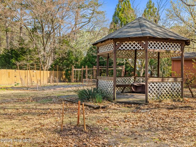 2200 Colony Plaza, Jacksonville, NC 28546