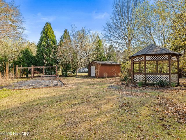 2200 Colony Plaza, Jacksonville, NC 28546