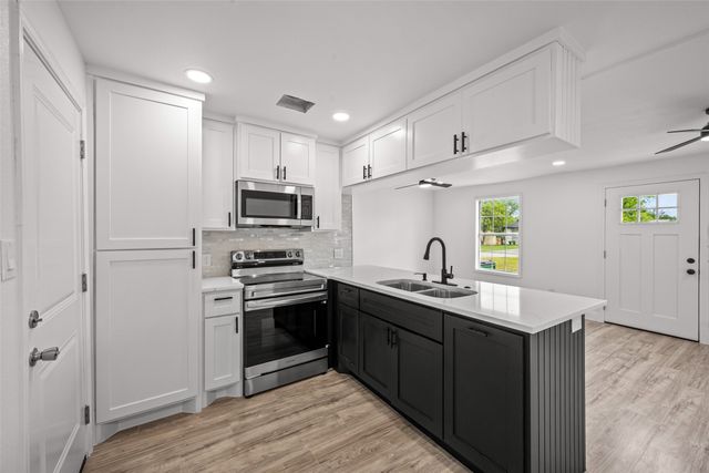 5225 Urbanview Street, Sansom Park, TX 76114