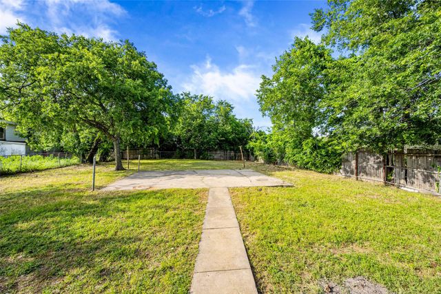 5225 Urbanview Street, Sansom Park, TX 76114