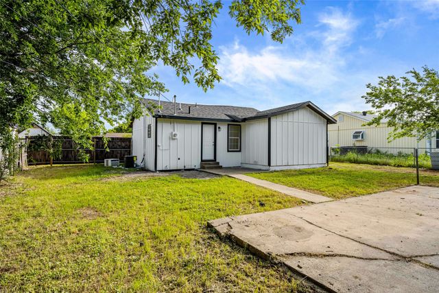 5225 Urbanview Street, Sansom Park, TX 76114