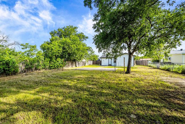 5225 Urbanview Street, Sansom Park, TX 76114