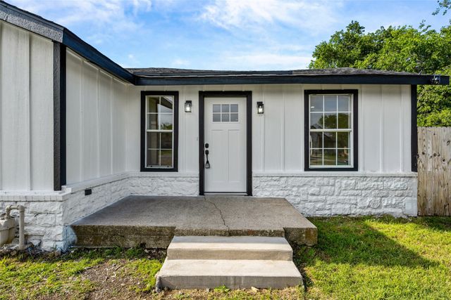 5225 Urbanview Street, Sansom Park, TX 76114