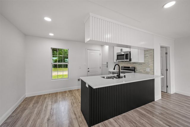 5225 Urbanview Street, Sansom Park, TX 76114