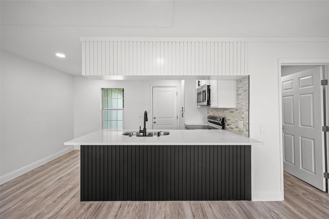 5225 Urbanview Street, Sansom Park, TX 76114