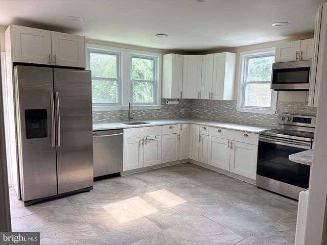 1011 CONCORD RD, Garnet Valley, PA 19060