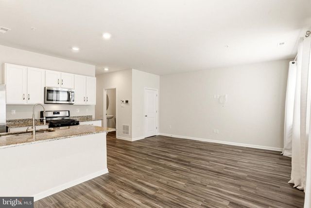 380 LOCUST RUN DR, York, PA 17404