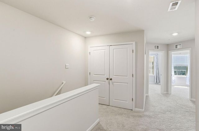 380 LOCUST RUN DR, York, PA 17404