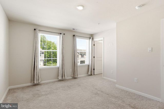 380 LOCUST RUN DR, York, PA 17404