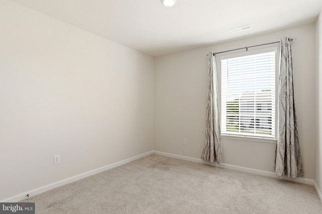380 LOCUST RUN DR, York, PA 17404