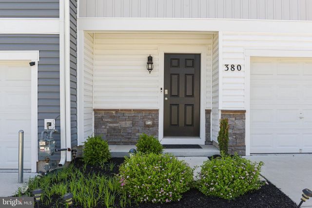 380 LOCUST RUN DR, York, PA 17404