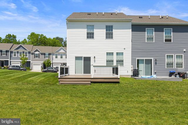 380 LOCUST RUN DR, York, PA 17404