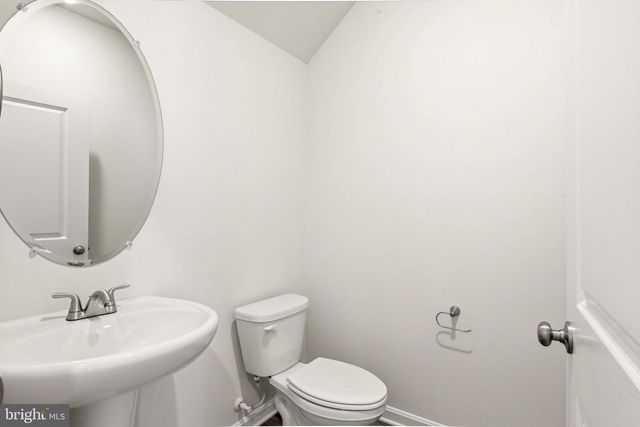 380 LOCUST RUN DR, York, PA 17404