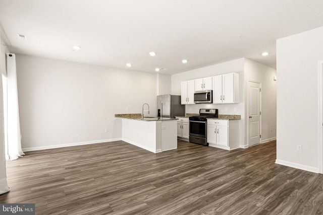 380 LOCUST RUN DR, York, PA 17404