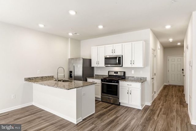 380 LOCUST RUN DR, York, PA 17404