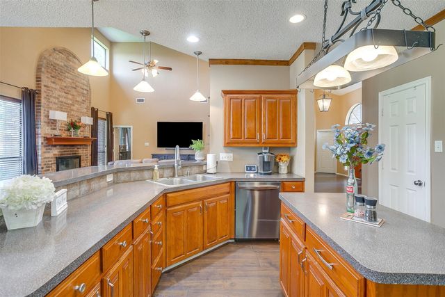 4307 Foxborough Trail, Arlington, TX 76001