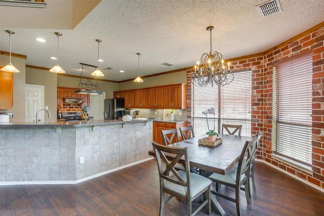 4307 Foxborough Trail, Arlington, TX 76001