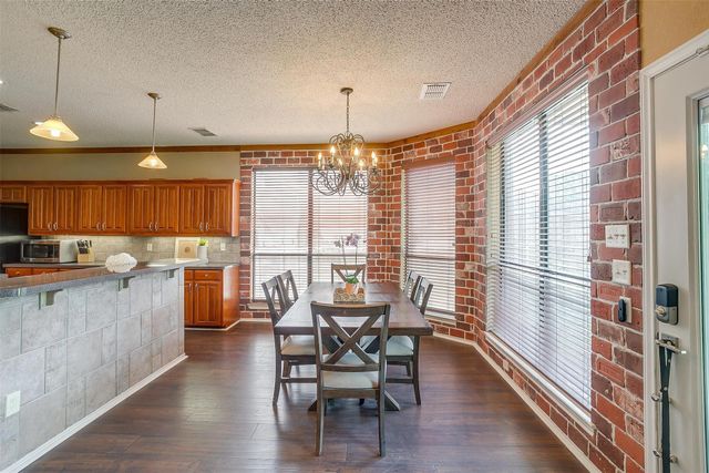 4307 Foxborough Trail, Arlington, TX 76001