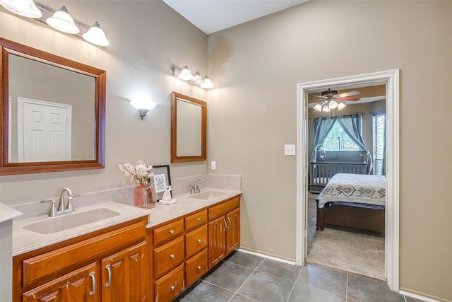 4307 Foxborough Trail, Arlington, TX 76001