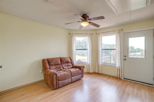 4307 Foxborough Trail, Arlington, TX 76001