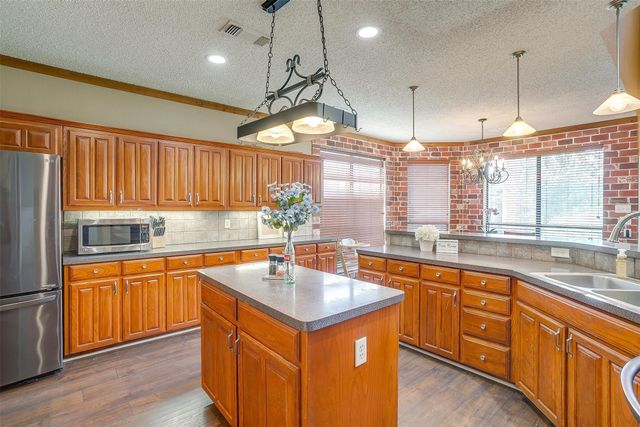 4307 Foxborough Trail, Arlington, TX 76001