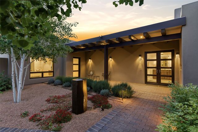 21 Entrada Descanso, Santa Fe, NM 87506