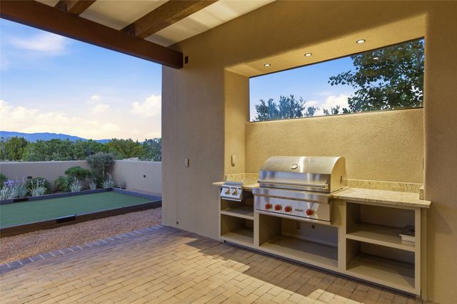 21 Entrada Descanso, Santa Fe, NM 87506
