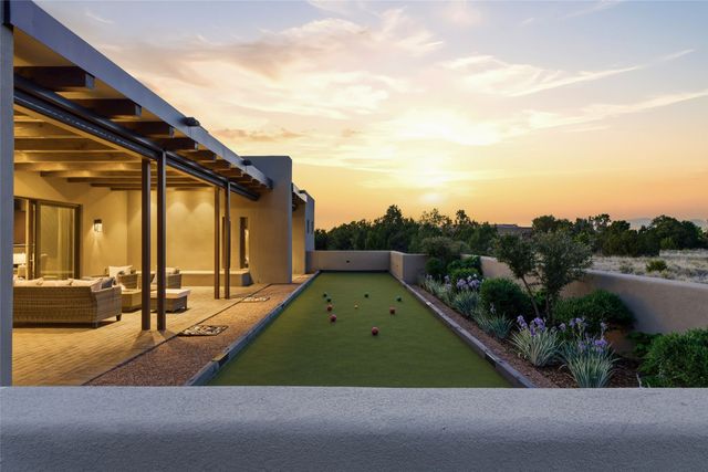 21 Entrada Descanso, Santa Fe, NM 87506