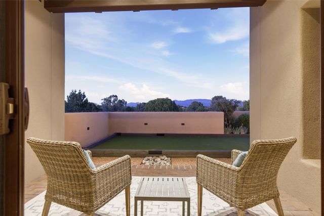 21 Entrada Descanso, Santa Fe, NM 87506