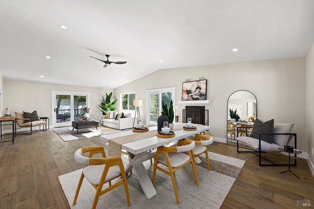 210 Burgundy Rd, Healdsburg, CA 95448