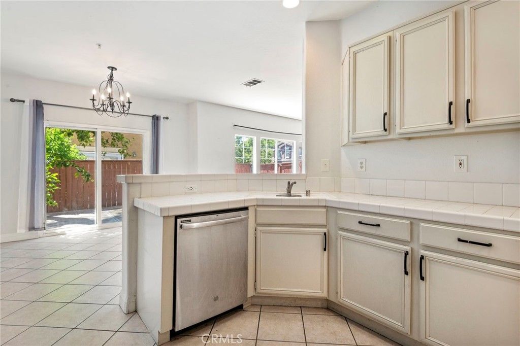 Image 10 of property listing at 39951 Millbrook Way B, Murrieta, CA 92563