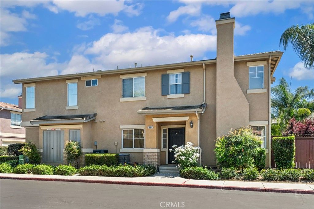 Image 3 of property listing at 39951 Millbrook Way B, Murrieta, CA 92563