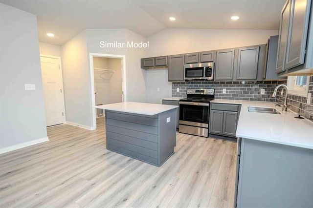 206 S Walnut Drive, Norwalk, IA 50211