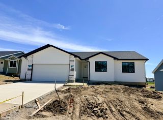 206 S Walnut Drive, Norwalk, IA 50211