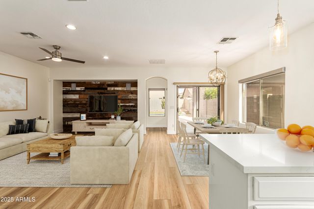 4618 W FORTUNE Drive, Anthem, AZ 85086