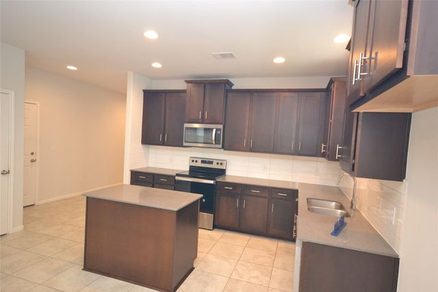 340 La Escalera DR, Leander, TX 78641