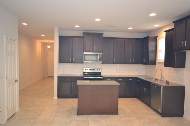 340 La Escalera DR, Leander, TX 78641