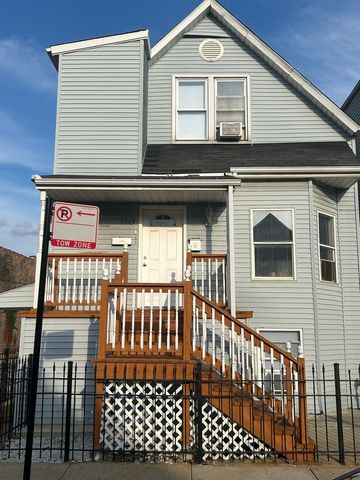 3045 N Kedzie Avenue 2, Chicago, IL 60618