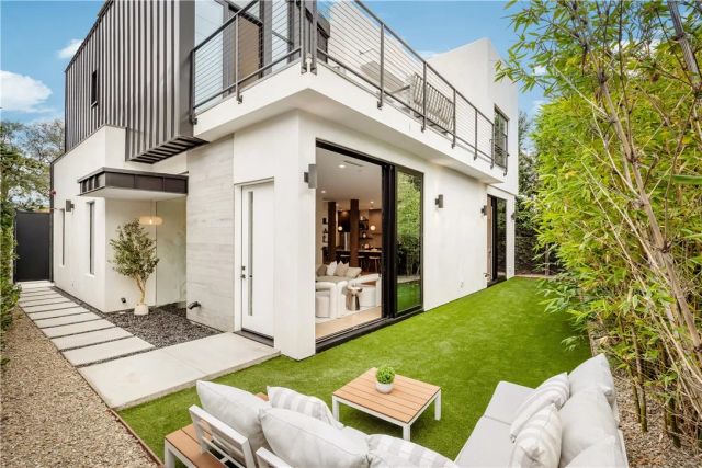 8904 Hubbard St, Culver City, CA 90232