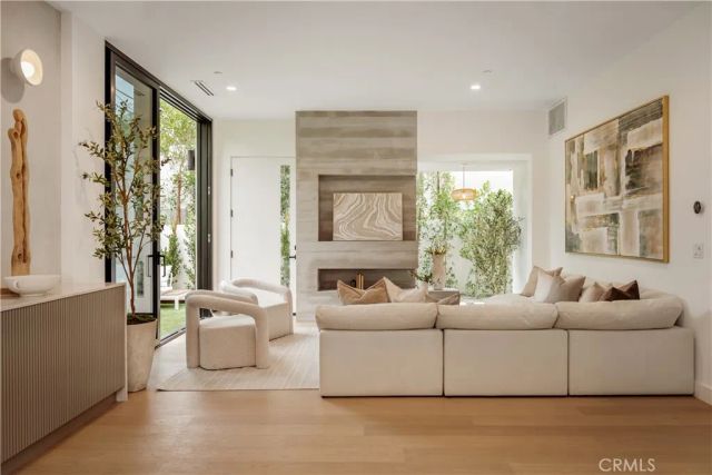 8904 Hubbard St, Culver City, CA 90232