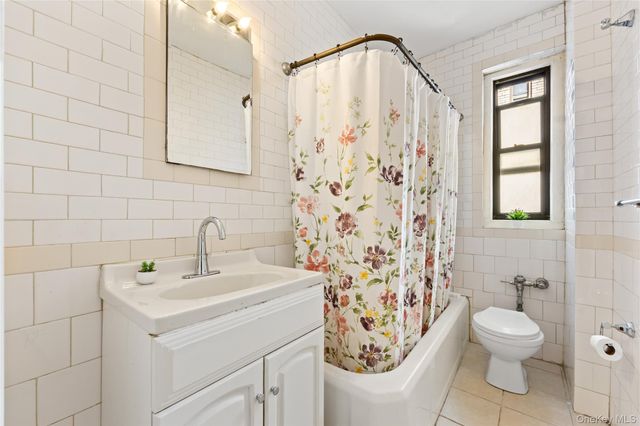 35-35 75th Street 522, Jackson Heights, NY 11372