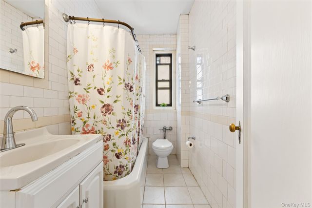 35-35 75th Street 522, Jackson Heights, NY 11372