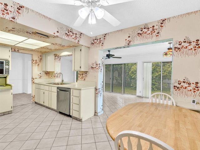 5715 NW 86th Avenue, Tamarac, FL 33321