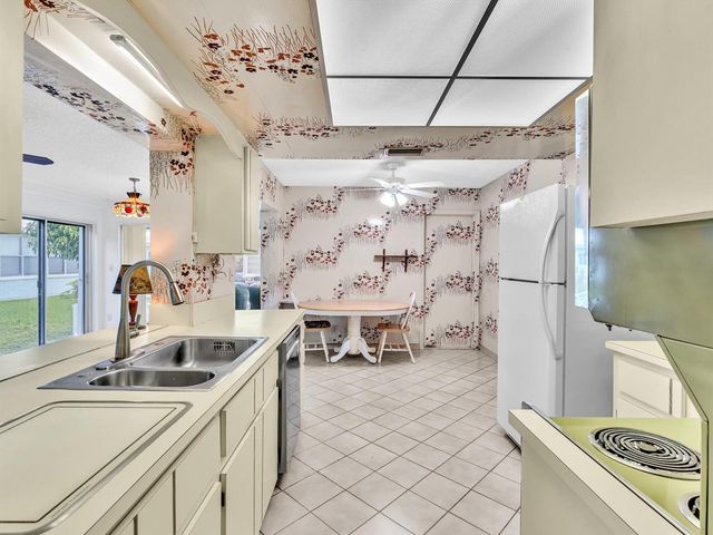 5715 NW 86th Avenue, Tamarac, FL 33321
