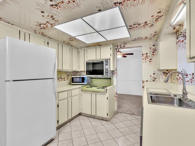 5715 NW 86th Avenue, Tamarac, FL 33321