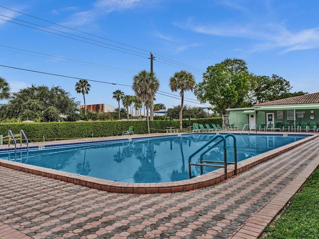 5715 NW 86th Avenue, Tamarac, FL 33321