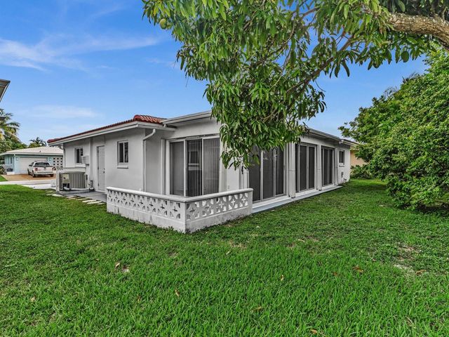 5715 NW 86th Avenue, Tamarac, FL 33321