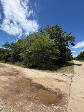 150 Navarro Drive, Mabank, TX 75156
